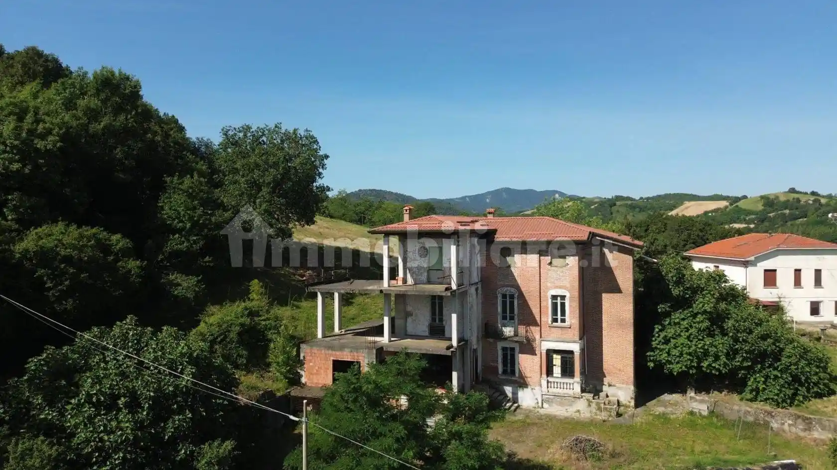 Palazzo - Edificio in vendita a Salsomaggiore Terme