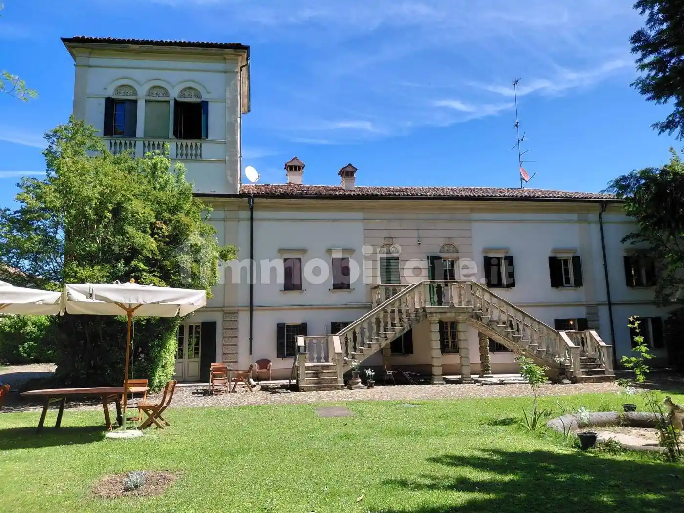 Villa in vendita a Modena