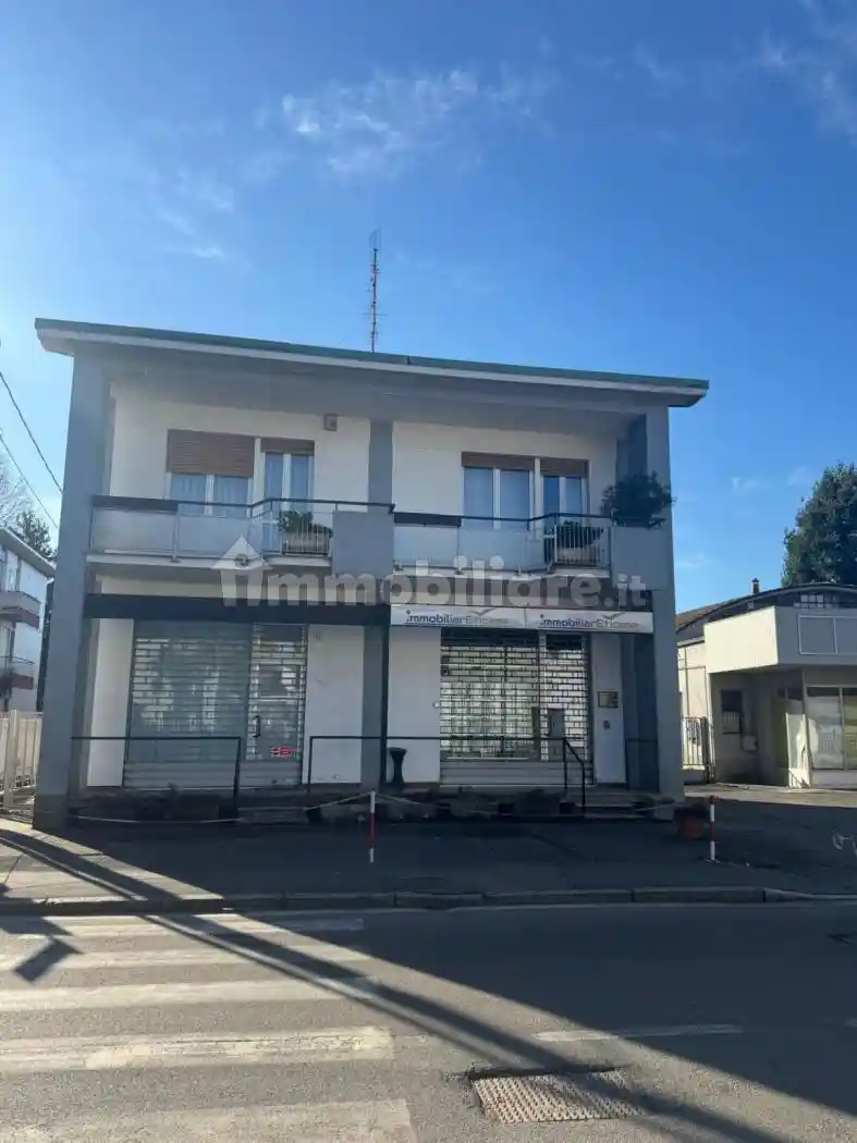 Palazzo - Edificio in vendita a Paderno Dugnano