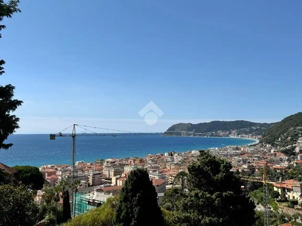 Appartamento in vendita a Alassio