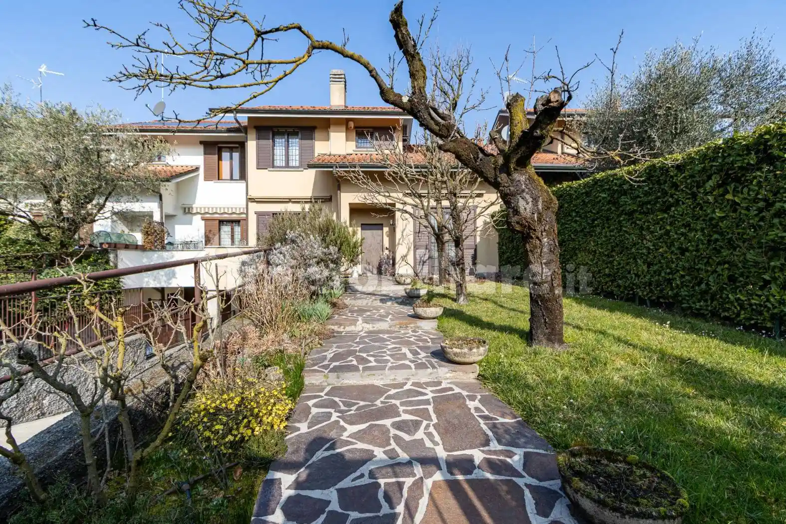 Villetta a schiera in vendita a Usmate Velate