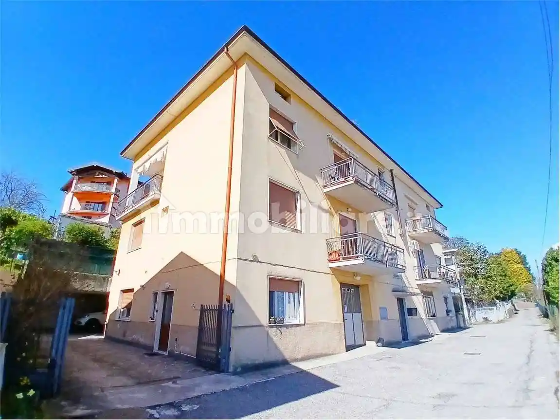 Appartamento in vendita a Faloppio