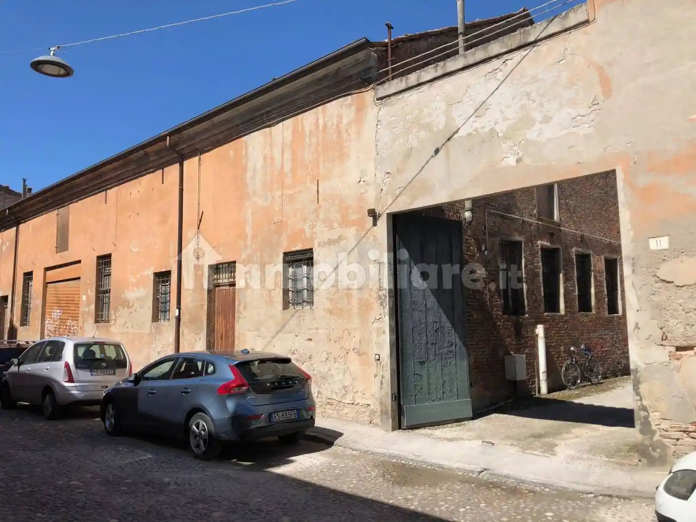 Palazzo - Edificio in vendita a Ferrara