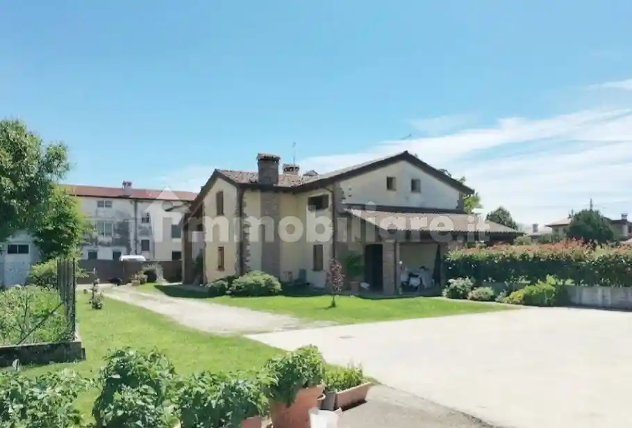 Villa in vendita a Rosà