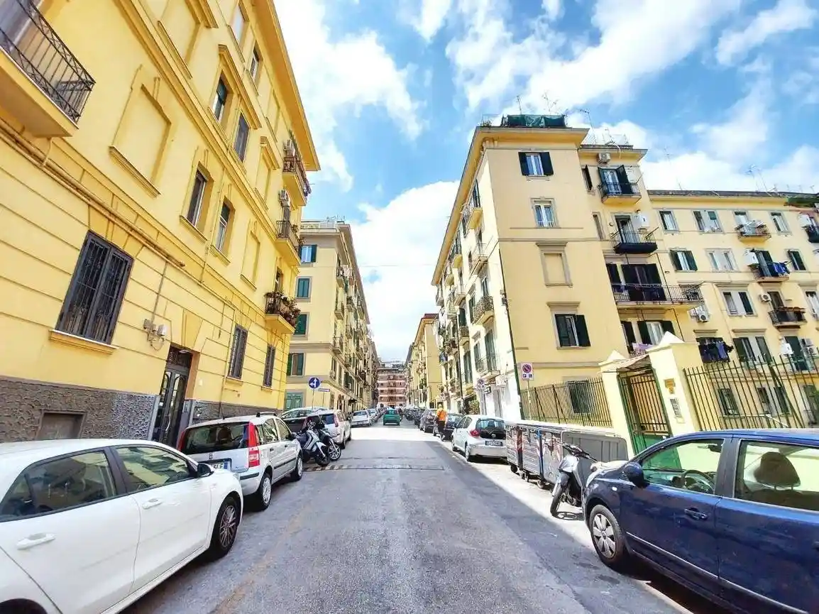Appartamento in vendita a Napoli
