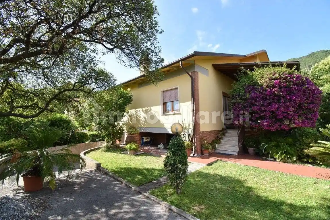 Villa in vendita a Seravezza