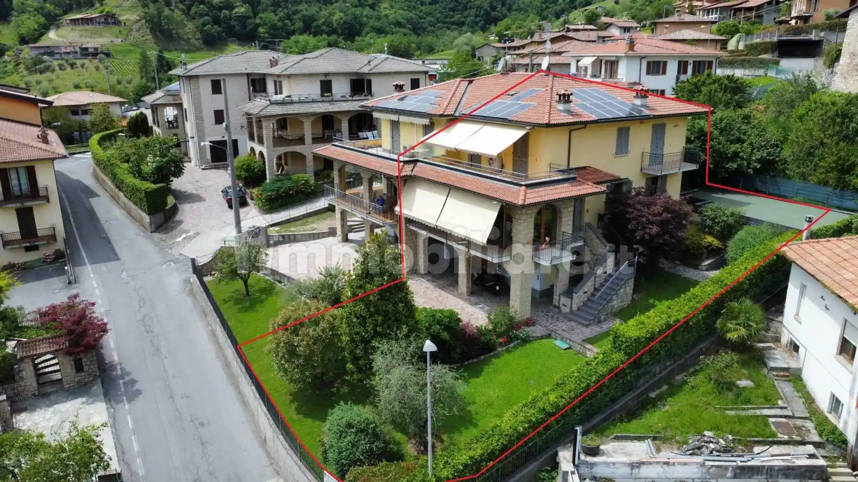 Villa in vendita a Adrara San Martino