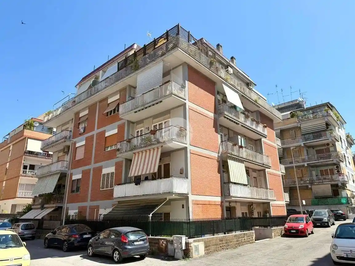 Appartamento in vendita a Roma