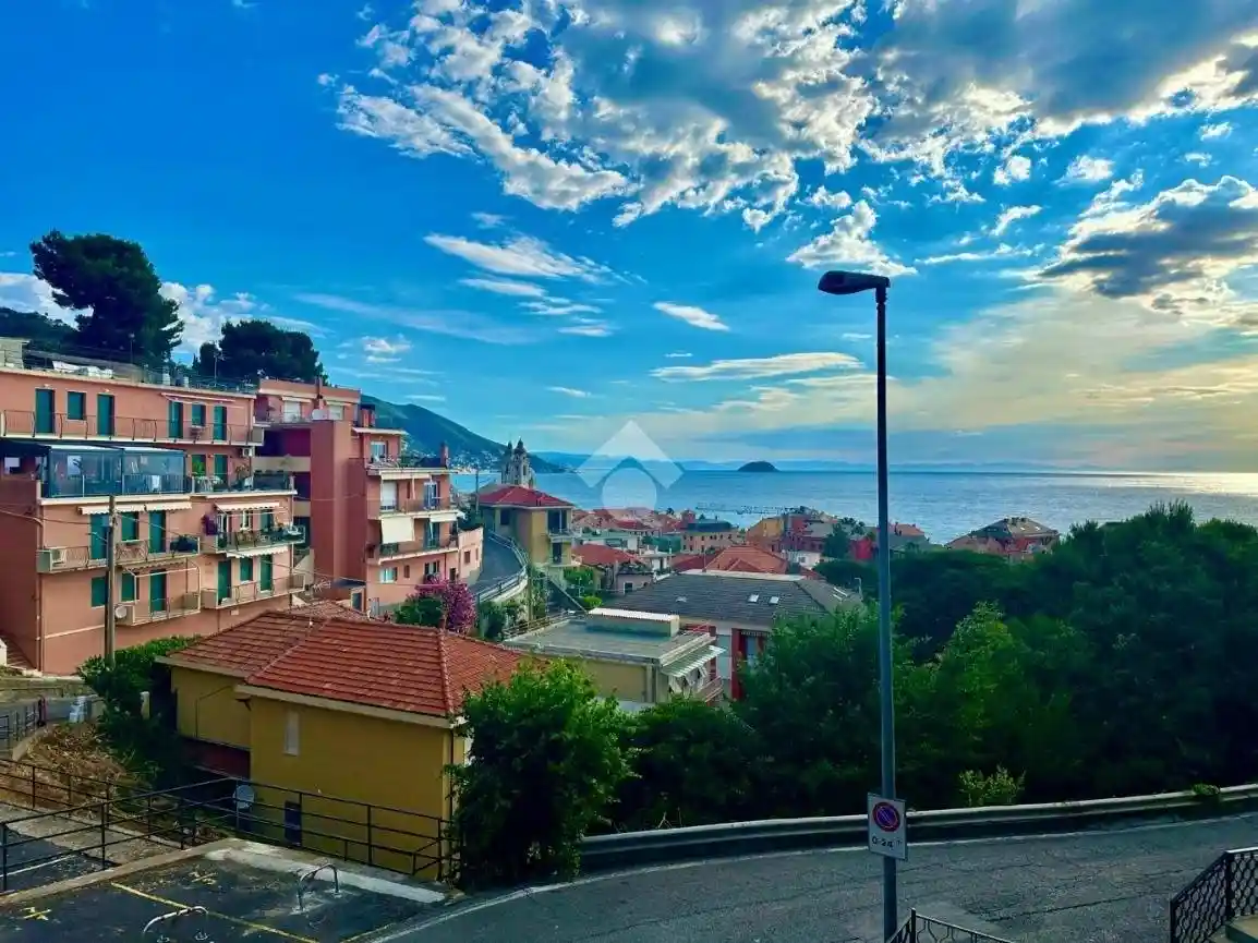Appartamento in vendita a Laigueglia