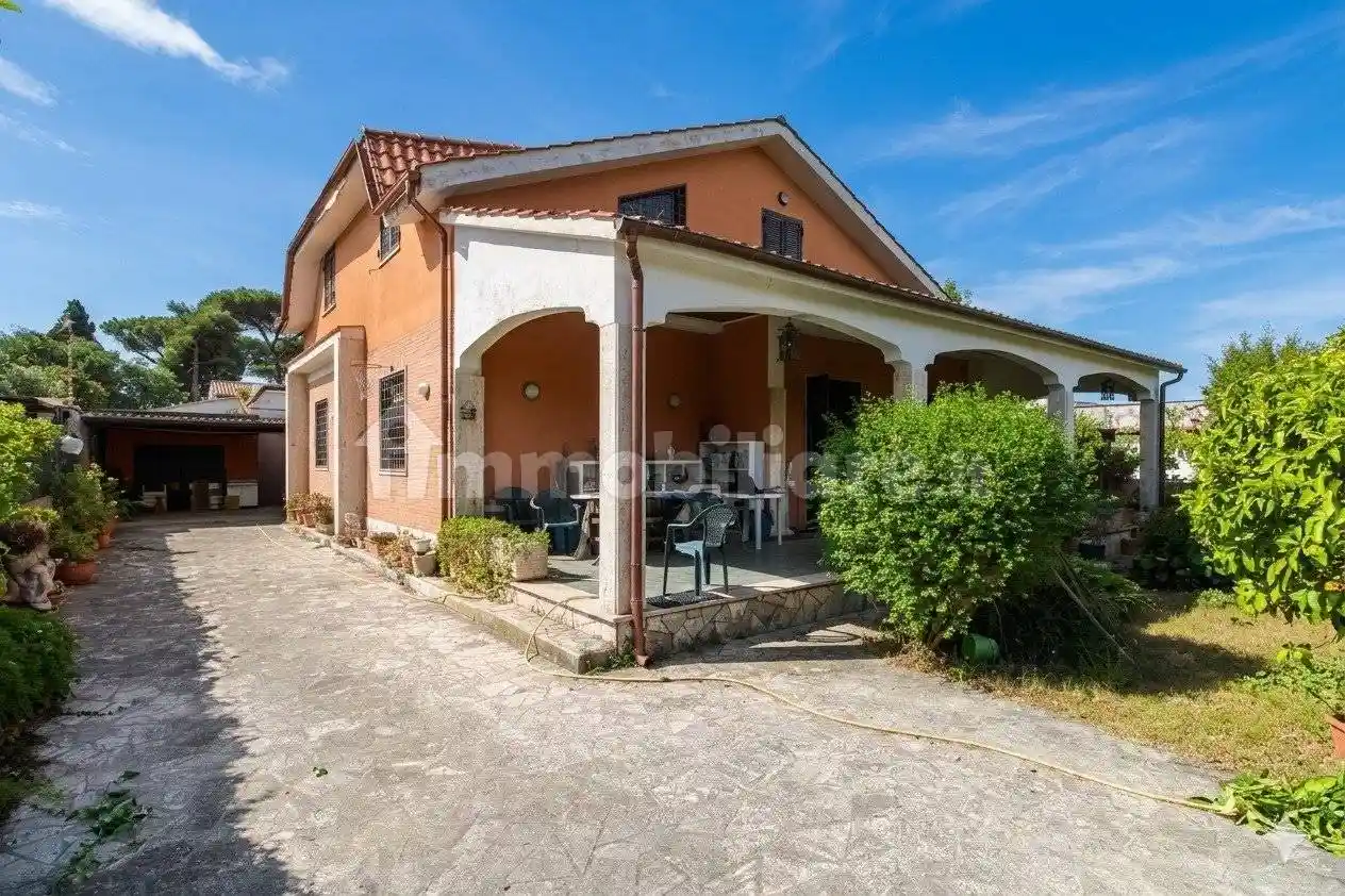 Villa in vendita a Ardea