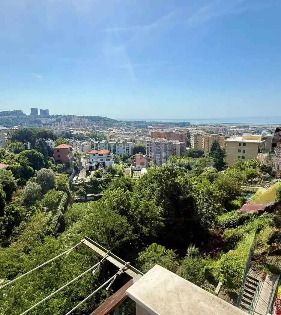 Appartamento in vendita a Genova