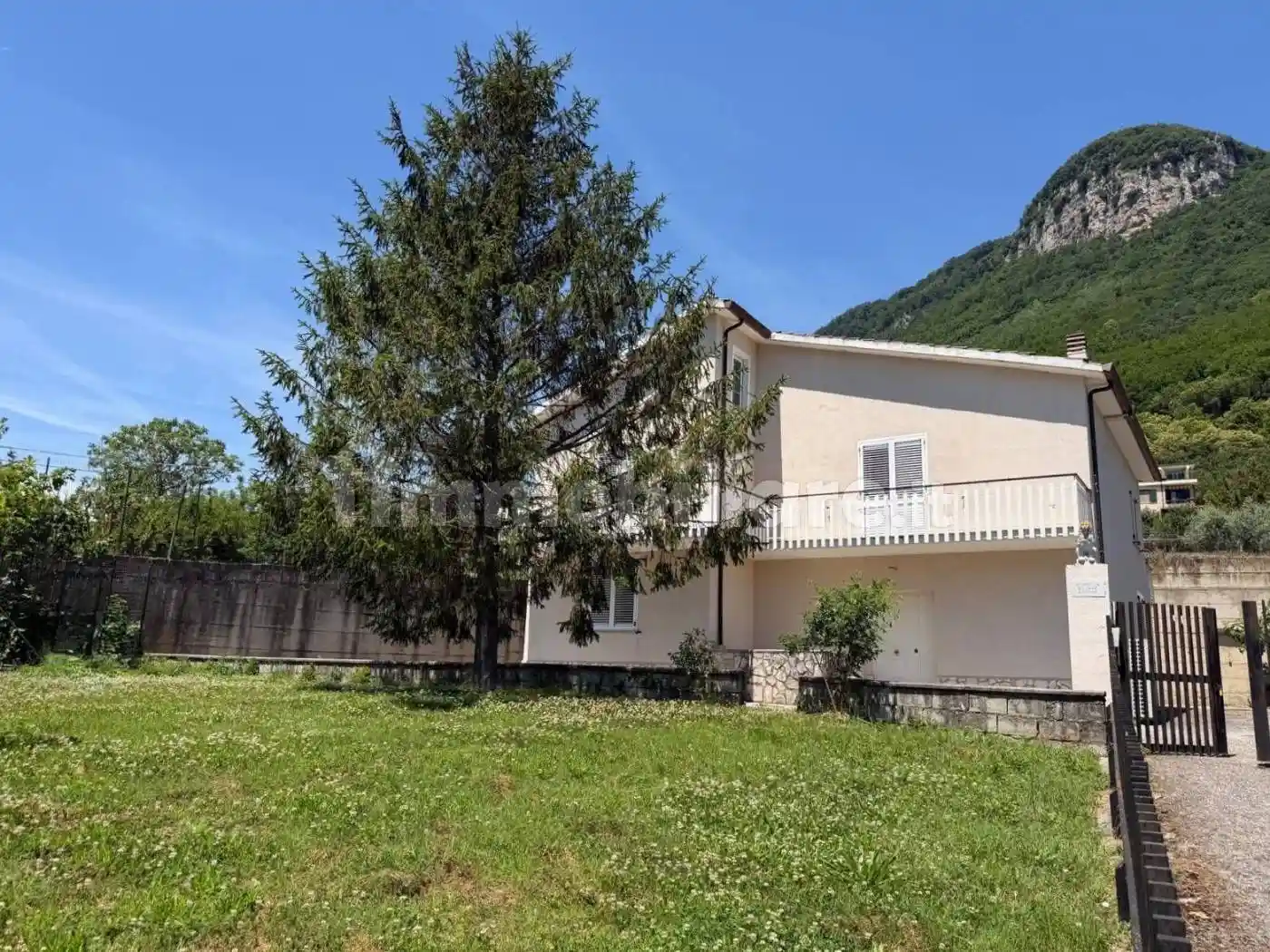 Villa in vendita a Contrada