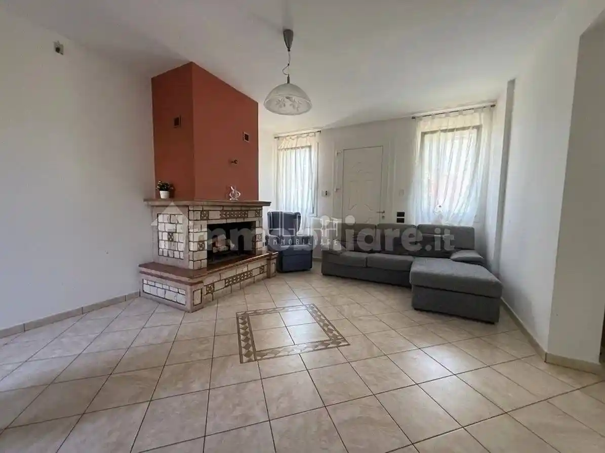 Villa in vendita a Gavello