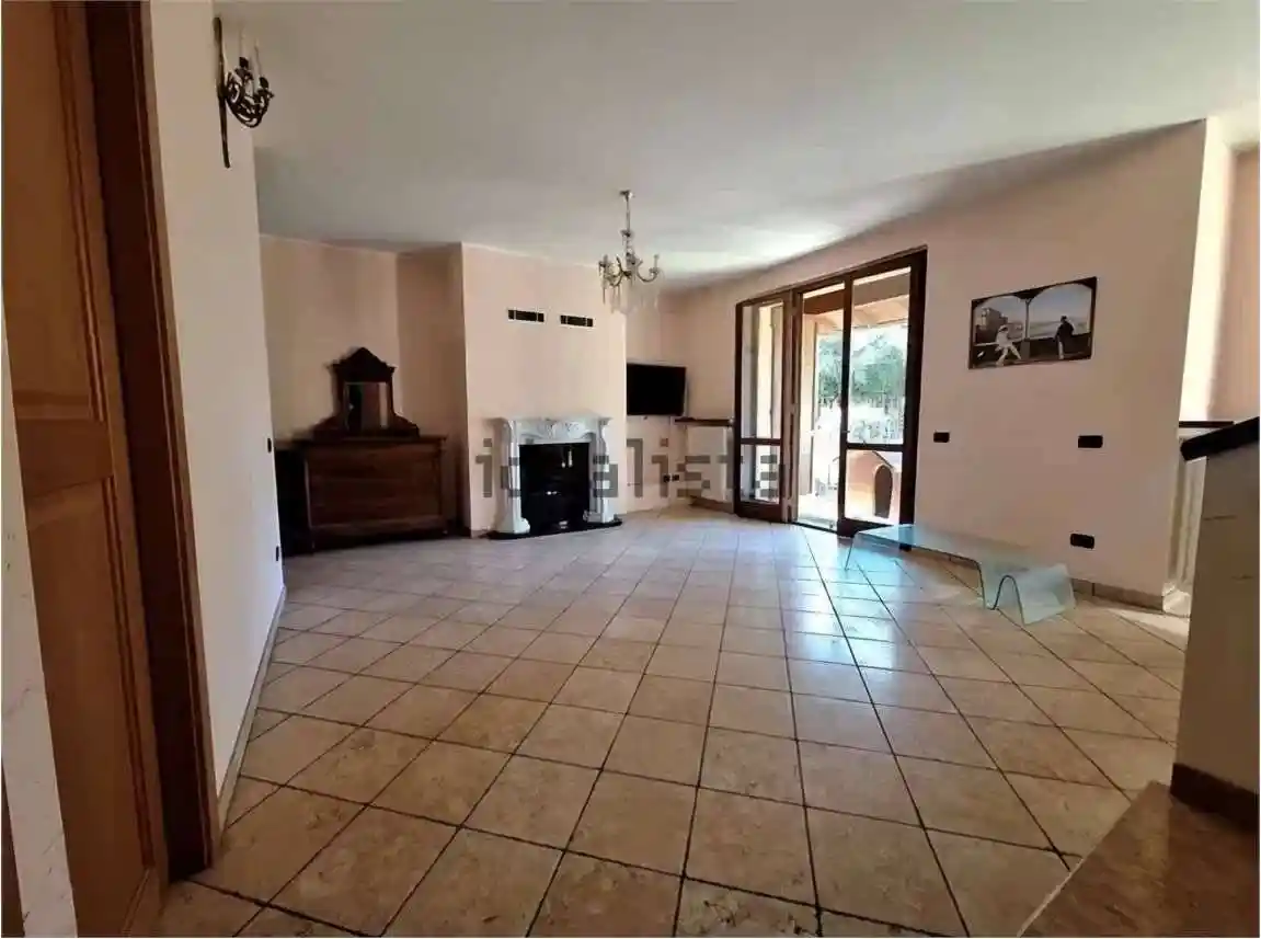 Villetta a schiera in vendita a Montano Lucino