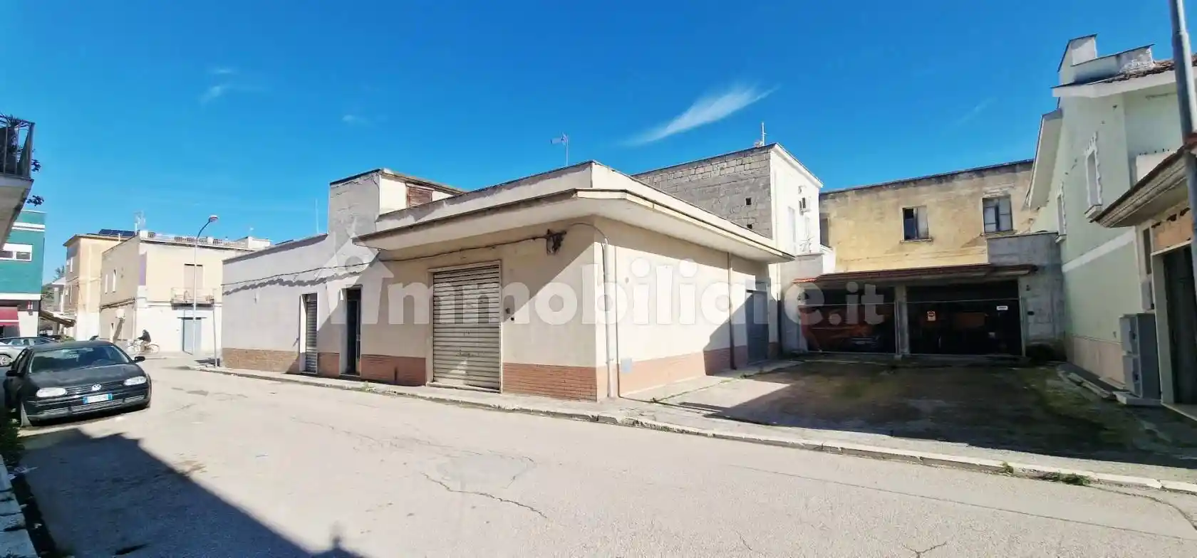 Palazzo - Edificio in vendita a Orta Nova