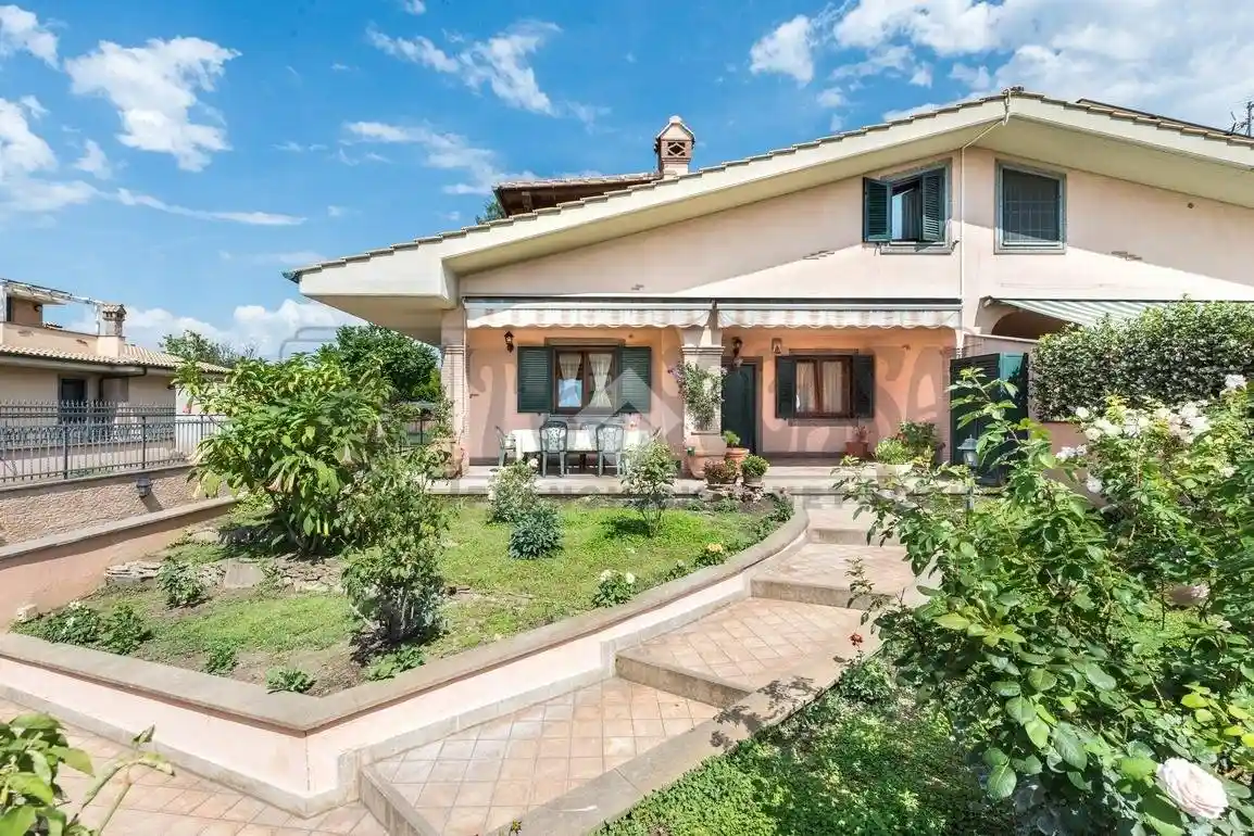Villa in vendita a Ciampino