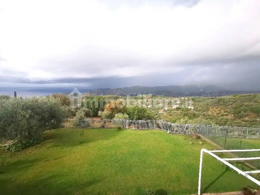 Appartamento in vendita a Imperia