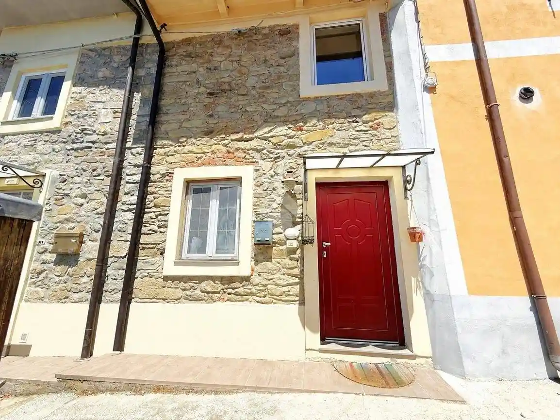 Casa indipendente in vendita a Montale