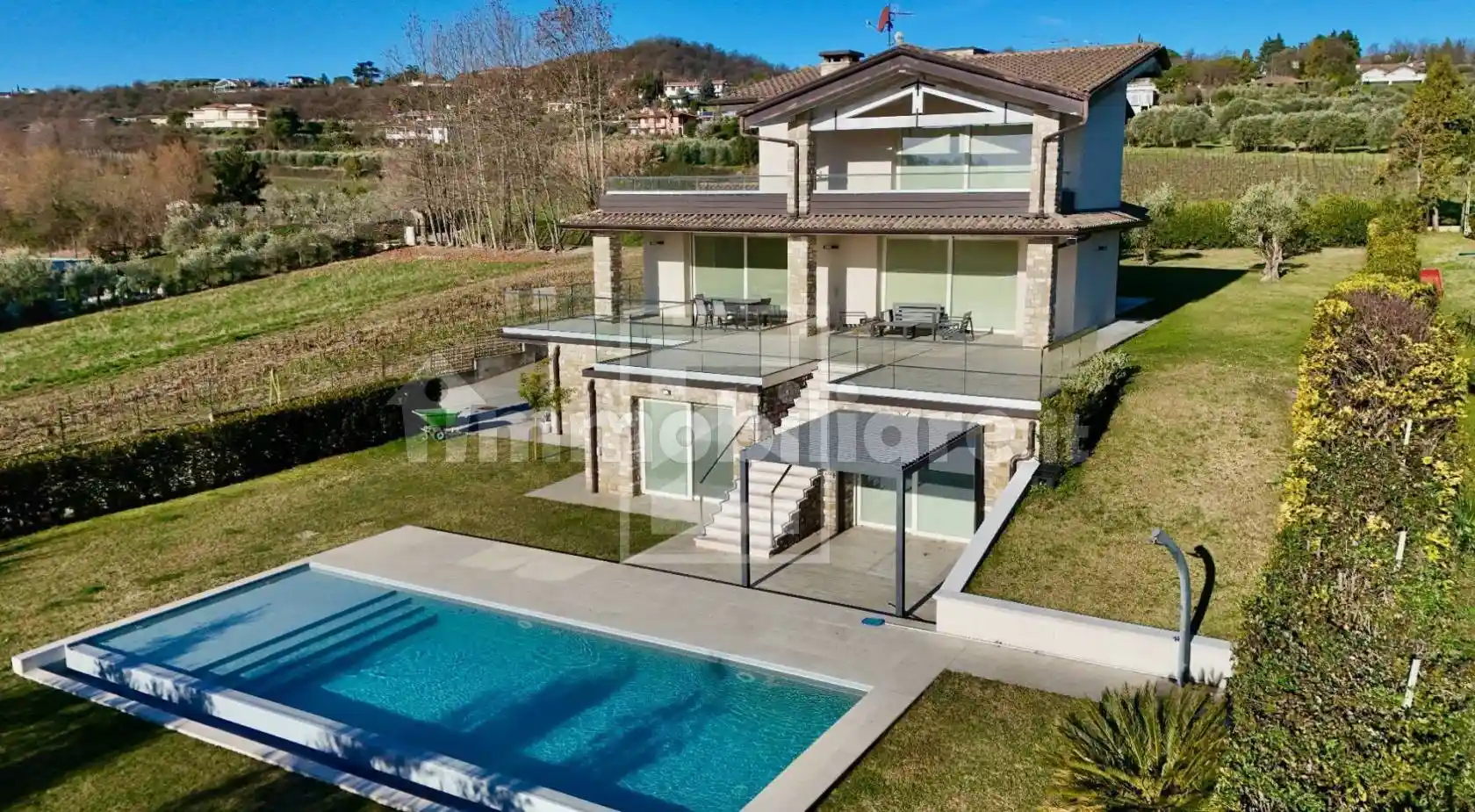 Villa in vendita a Moniga del Garda