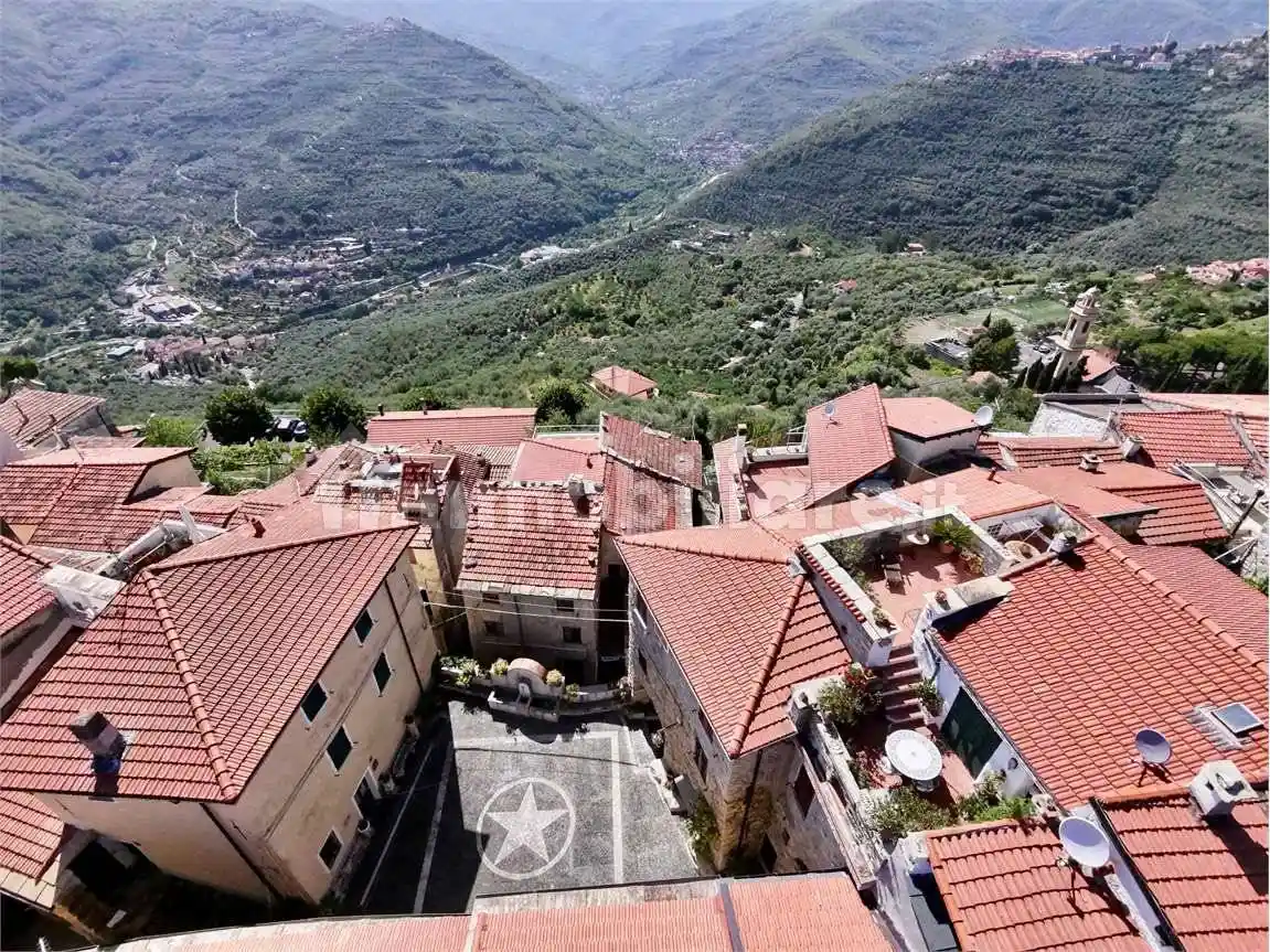 Casa indipendente in vendita a Chiusanico