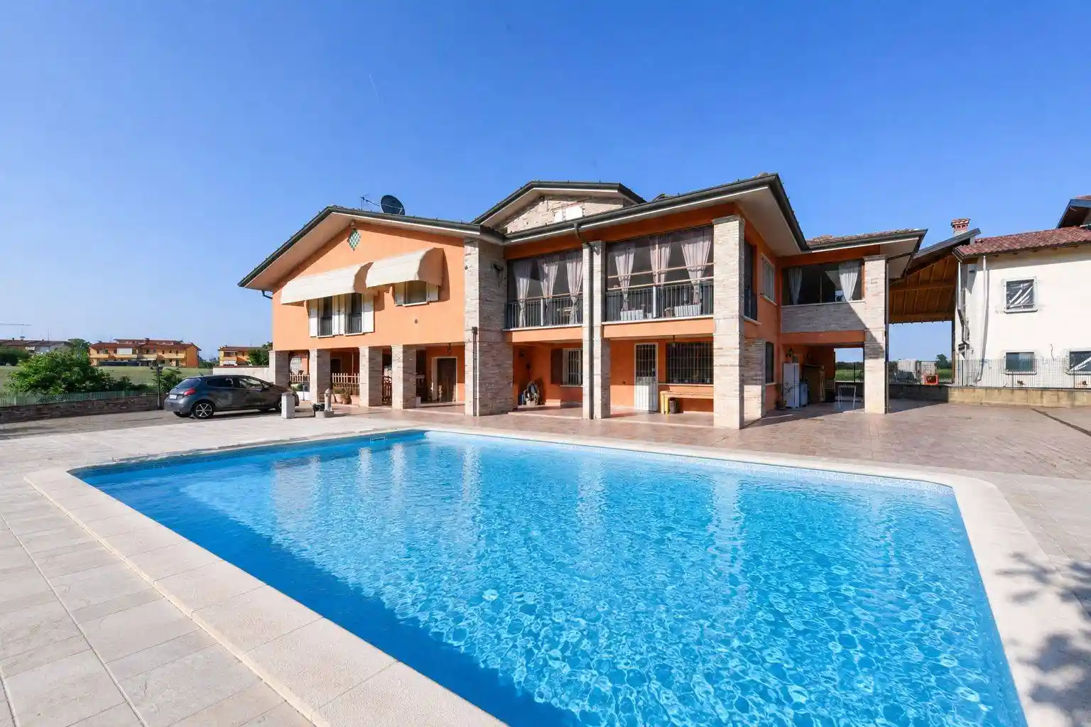 Villa in vendita a Desenzano del Garda