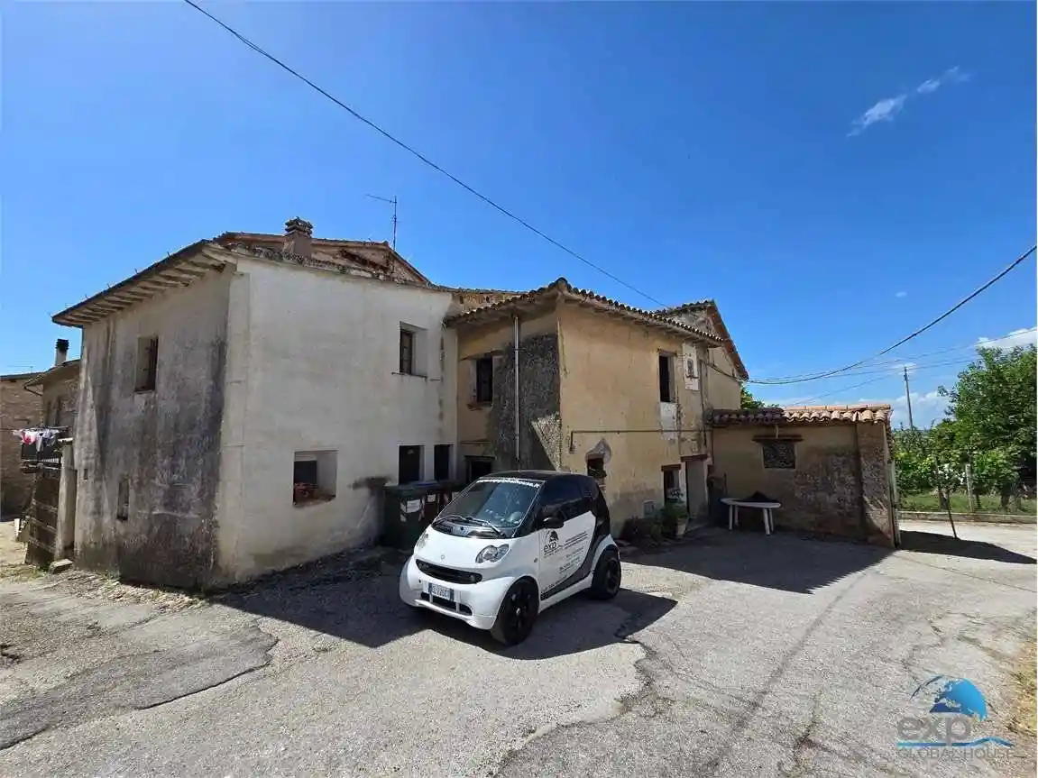 Casa indipendente in vendita a Giano dell'Umbria