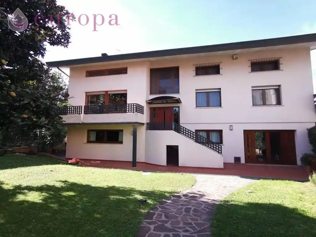 Villa in vendita a Casarsa della Delizia