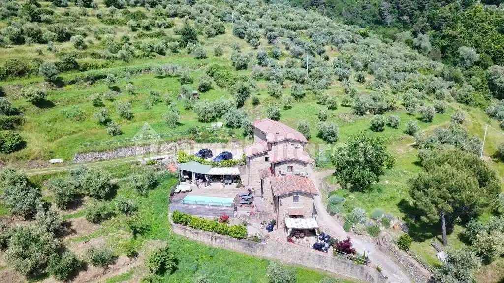 Rustico - Casale in vendita a Reggello