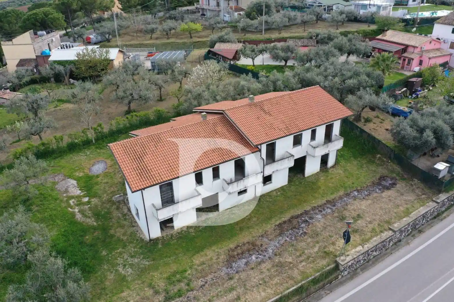 Palazzo - Edificio in vendita a Loreto Aprutino