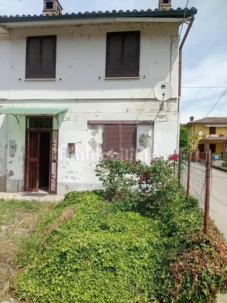 Rustico - Casale in vendita a Sannazzaro de' Burgondi