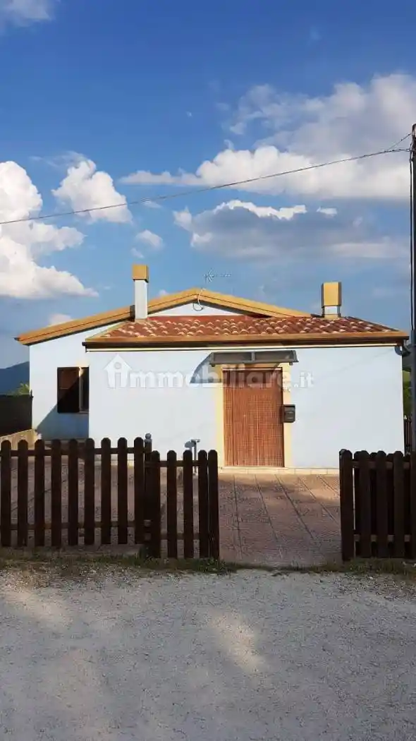 Villa in vendita a Sassoferrato