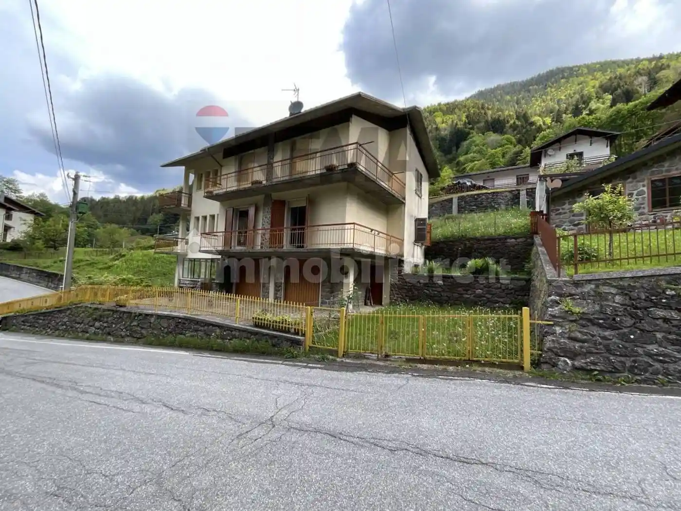 Palazzo - Edificio in vendita a Roncobello