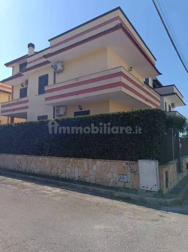 Villa in vendita a Giugliano in Campania
