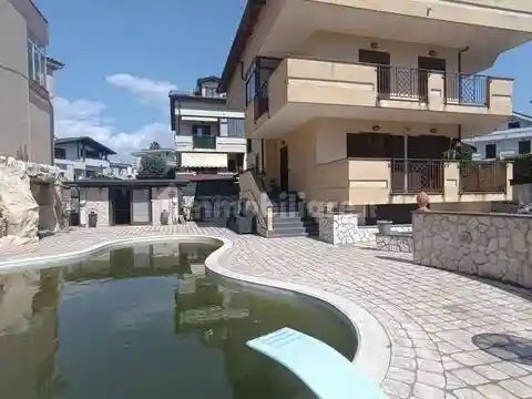 Villa in vendita a Giugliano in Campania