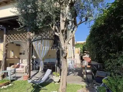 Villa in vendita a Giugliano in Campania