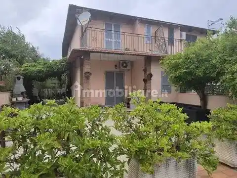 Villa in affitto a Pozzuoli