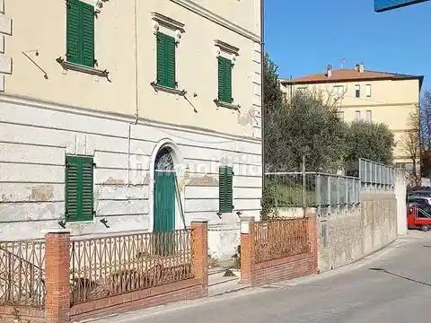 Palazzo - Edificio in vendita a Ostra Vetere