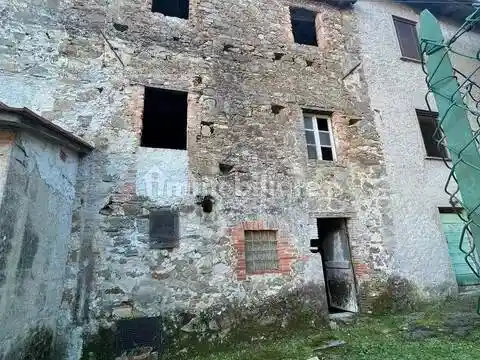 Villa in vendita a Borgo a Mozzano