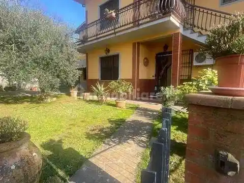 Villa in vendita a Capannori