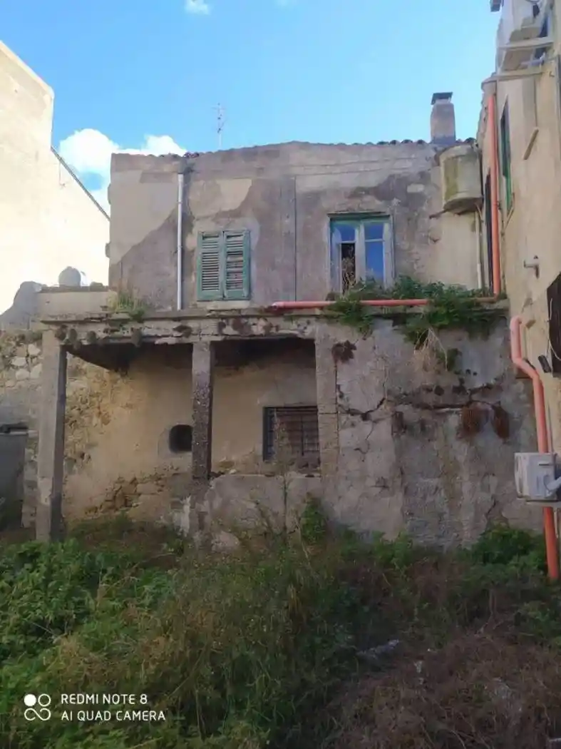 Palazzo - Edificio in vendita a Campofelice di Roccella