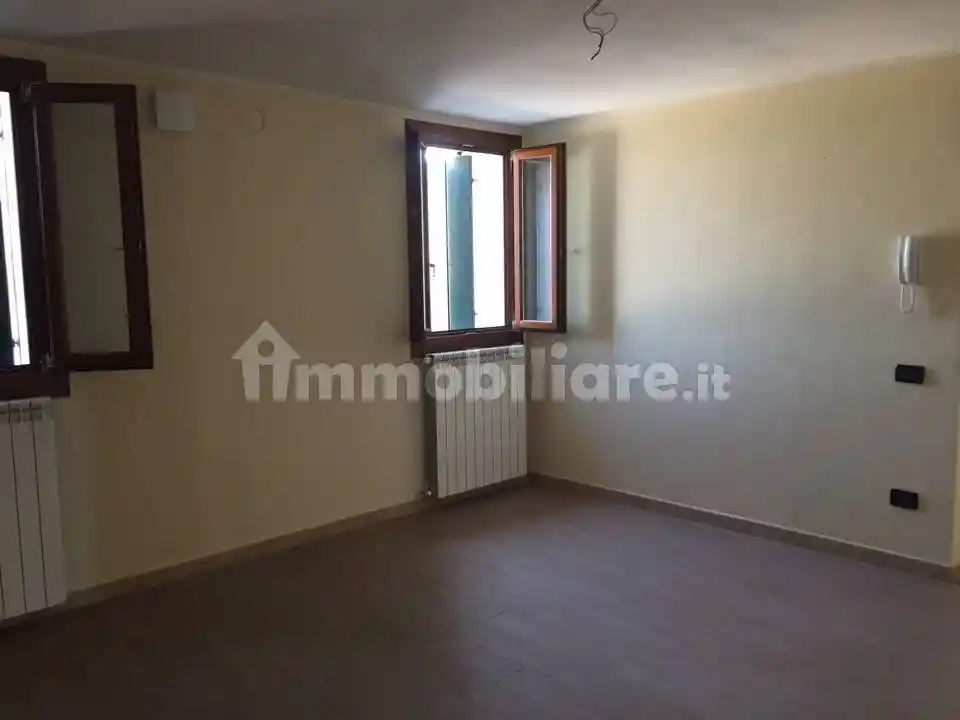 Appartamento in affitto a Lusia