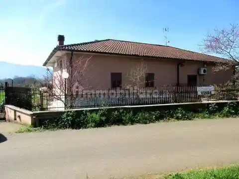 Villa in vendita a Pofi