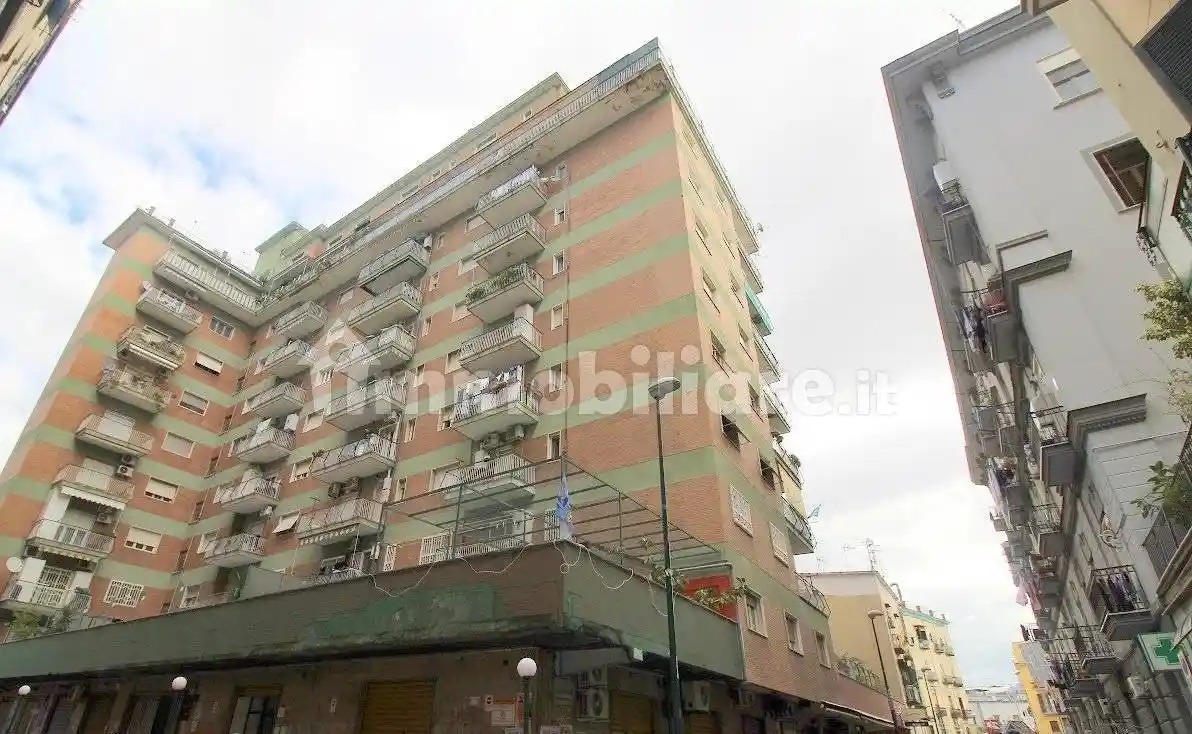 Appartamento in vendita a Napoli