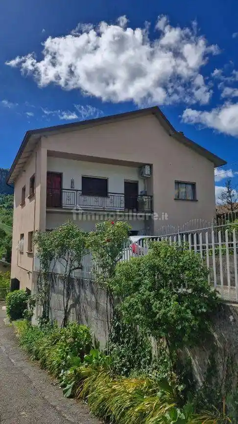 Appartamento in vendita a Castelnovo Ne' Monti