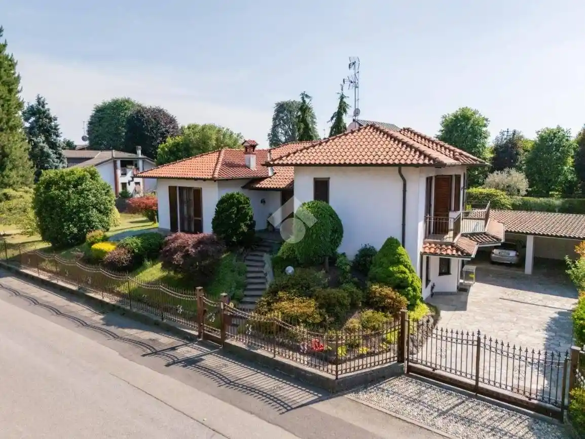 Villa in vendita a Albiate