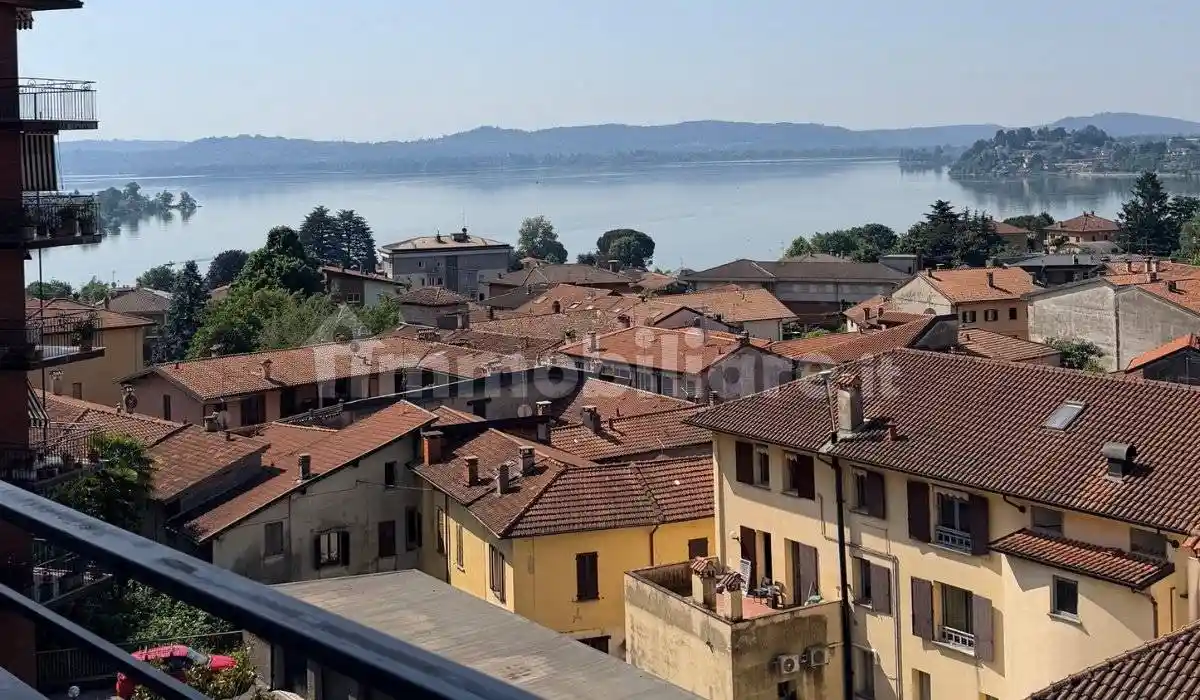 Appartamento in vendita a Gavirate