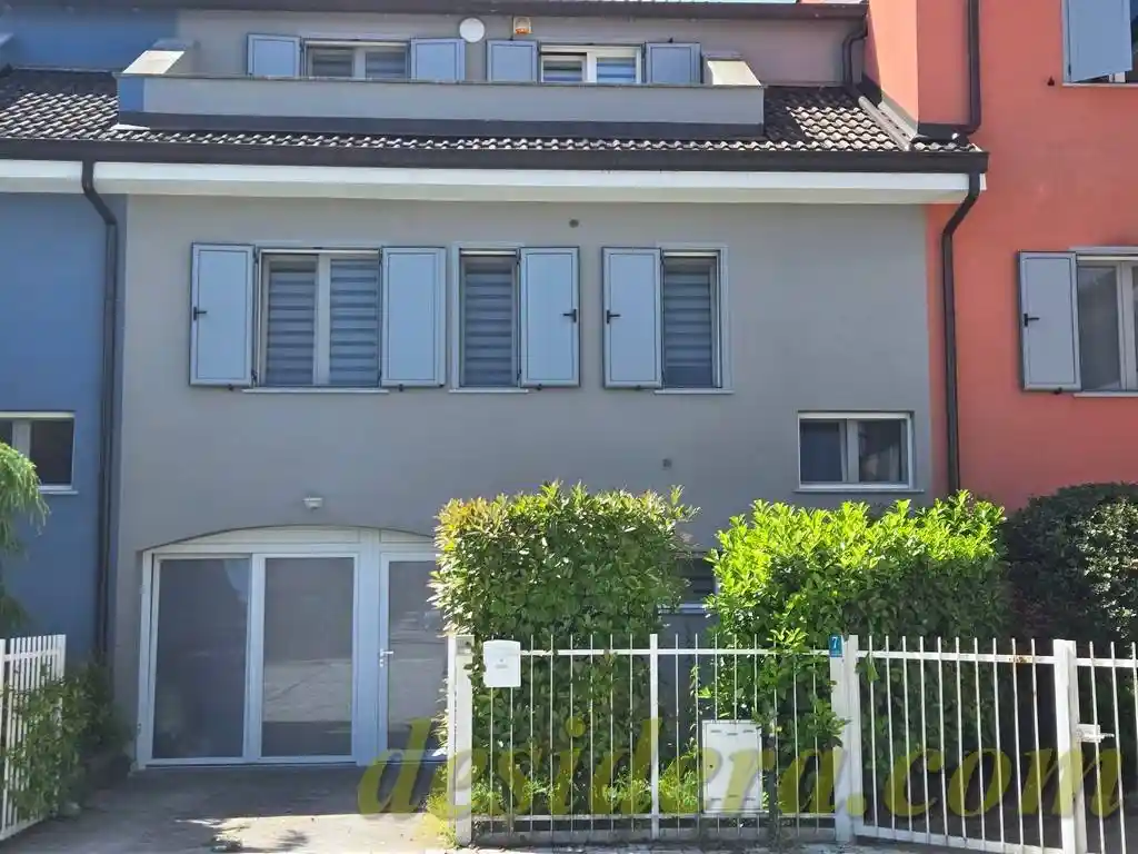 Villetta a schiera in vendita a Castelletto Sopra Ticino