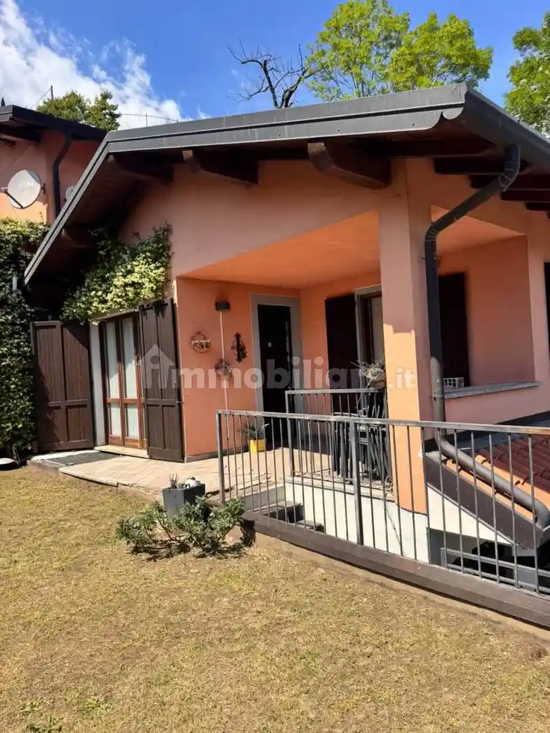 Villa in vendita a Asso