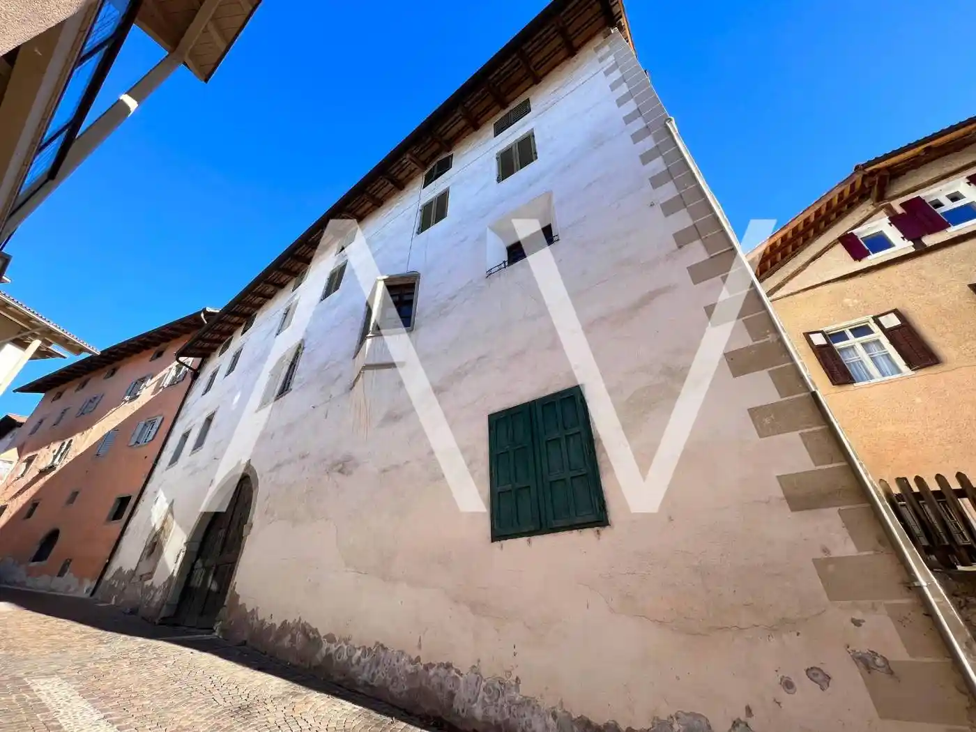 Palazzo - Edificio in vendita a Montagna