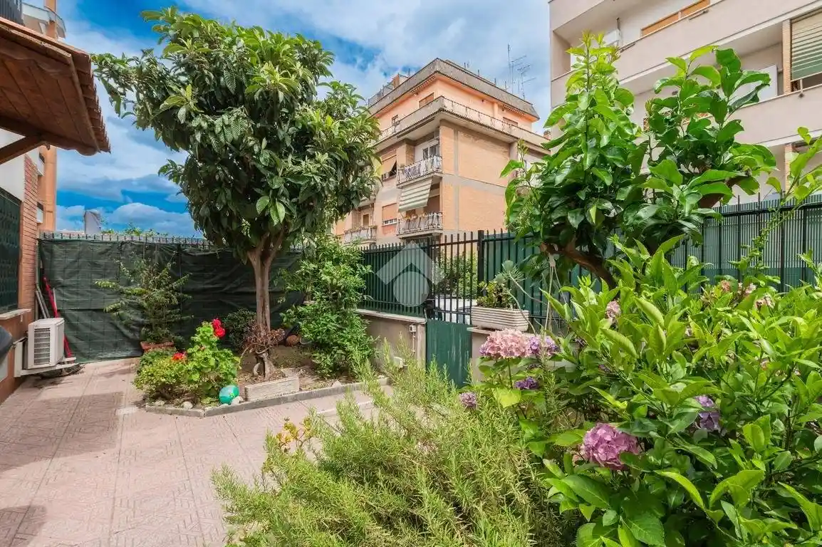 Appartamento in vendita a Roma
